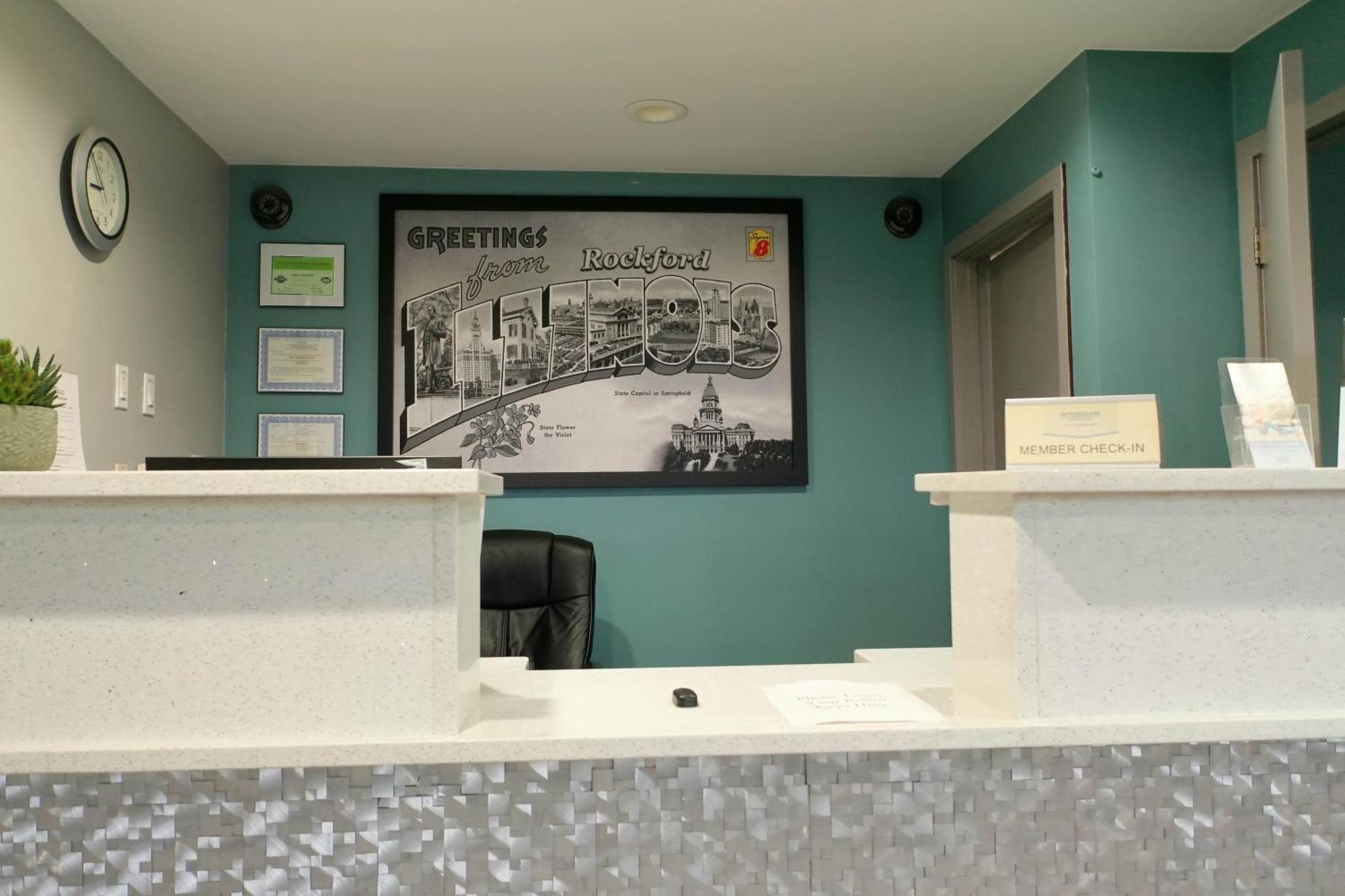 Hotel Super 8 By Wyndham Rockford I-90 Casino District Exteriér fotografie