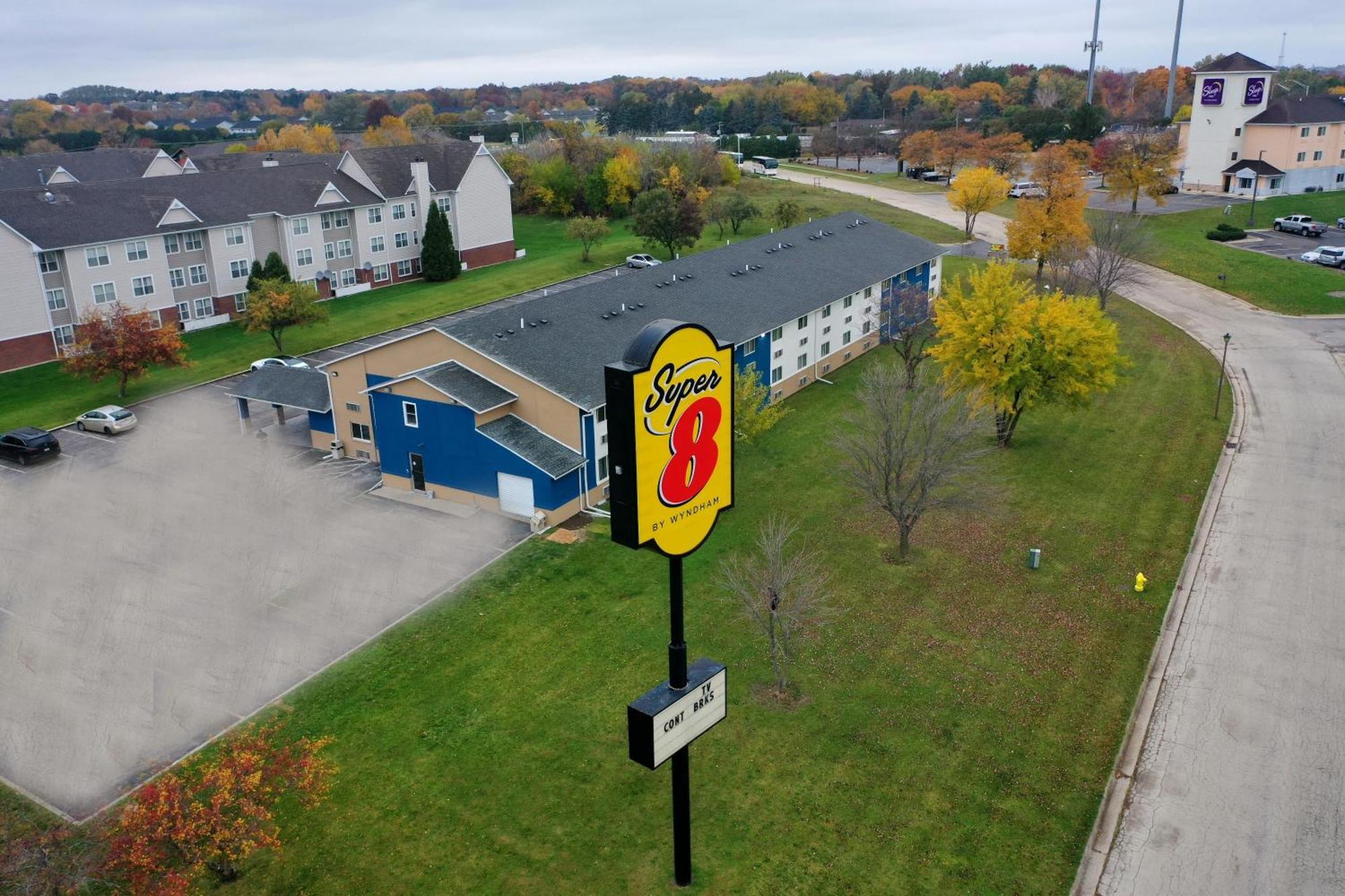 Hotel Super 8 By Wyndham Rockford I-90 Casino District Exteriér fotografie